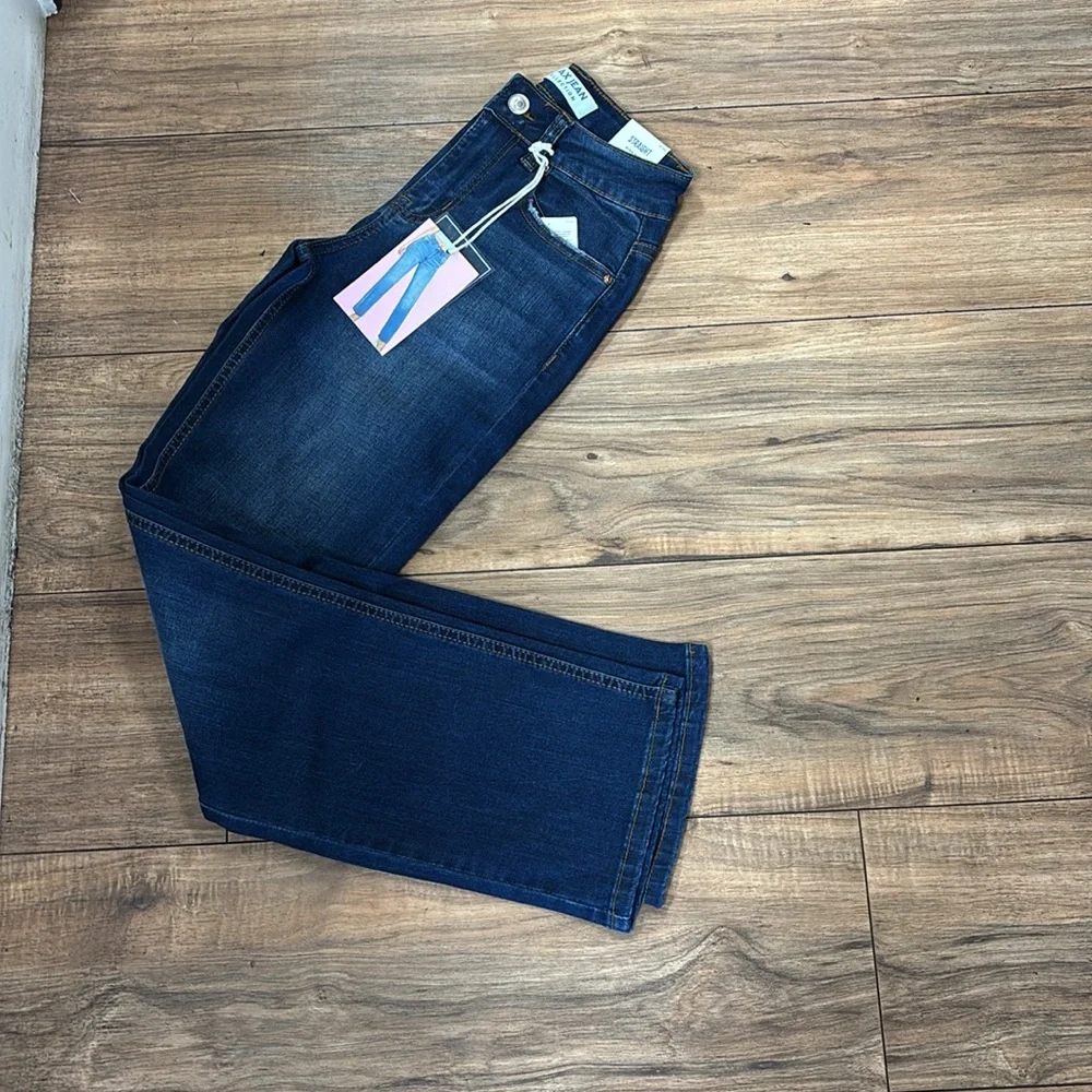 Classic Blue Straight Jeans for Effortless Style - Picture 4 of 5